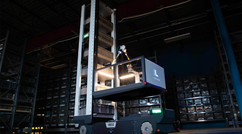 Locus Robotics packing robot