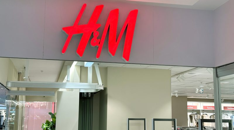 H&M Entrance Store